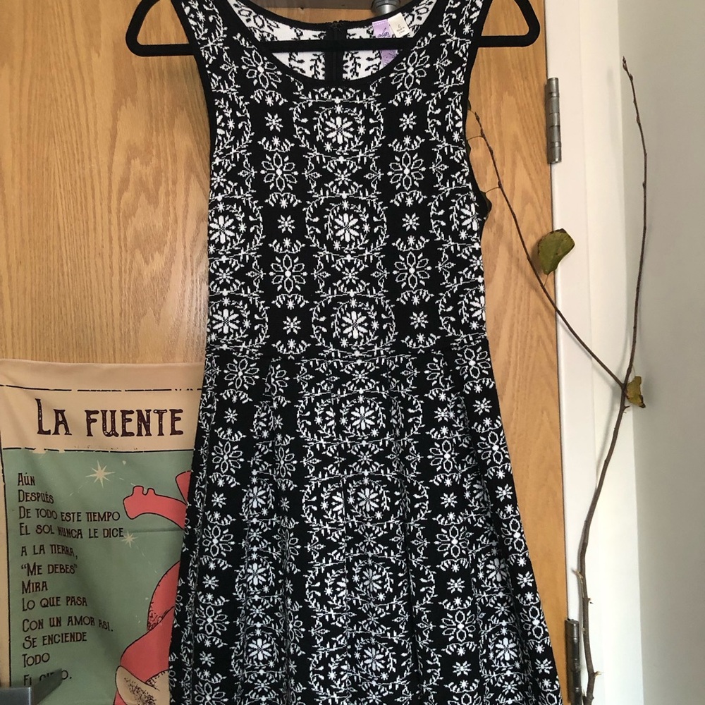Elegant Black and White Damask JSK